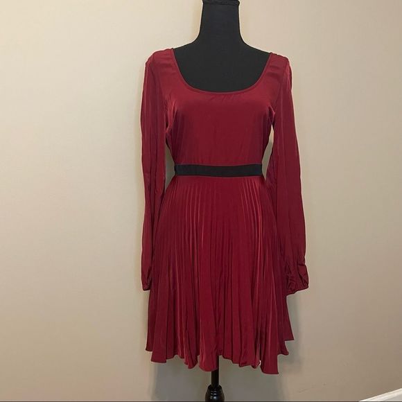 Beautiful Dark Red Pleated Cocktail Dress - Picture 2 of 9